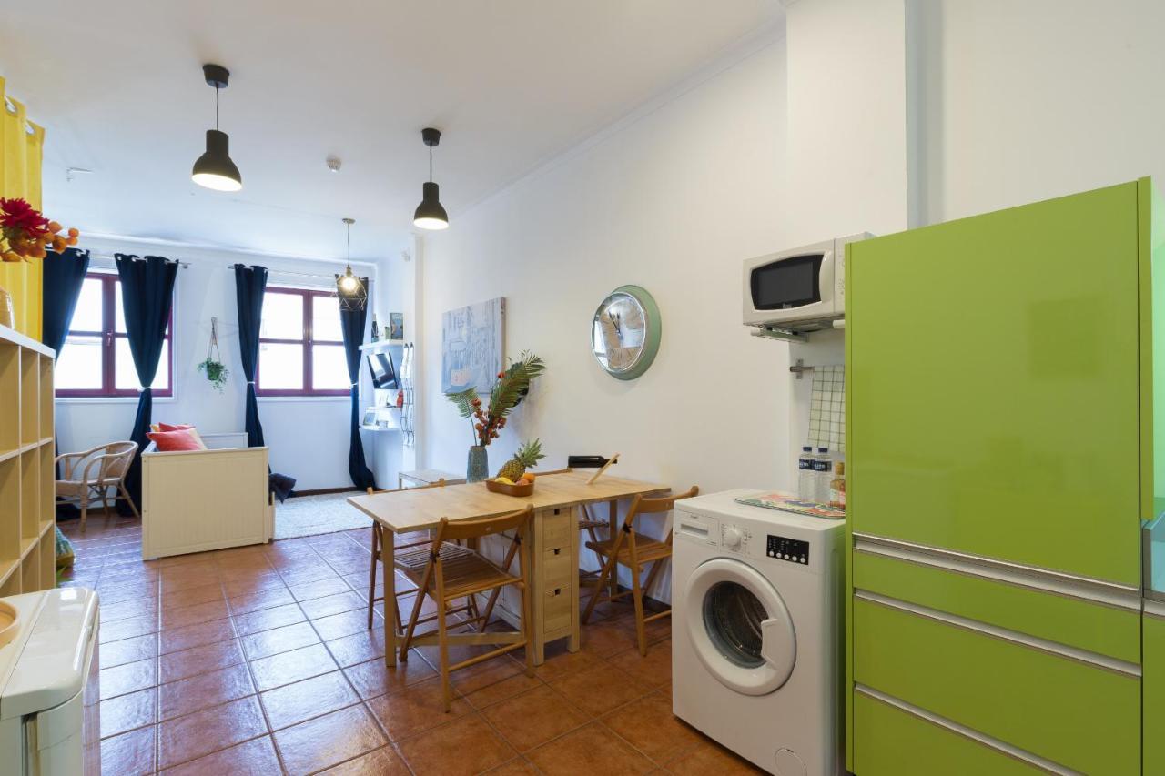 Cozy Sunny Flats By Hostwise Apartment Порто Екстериор снимка