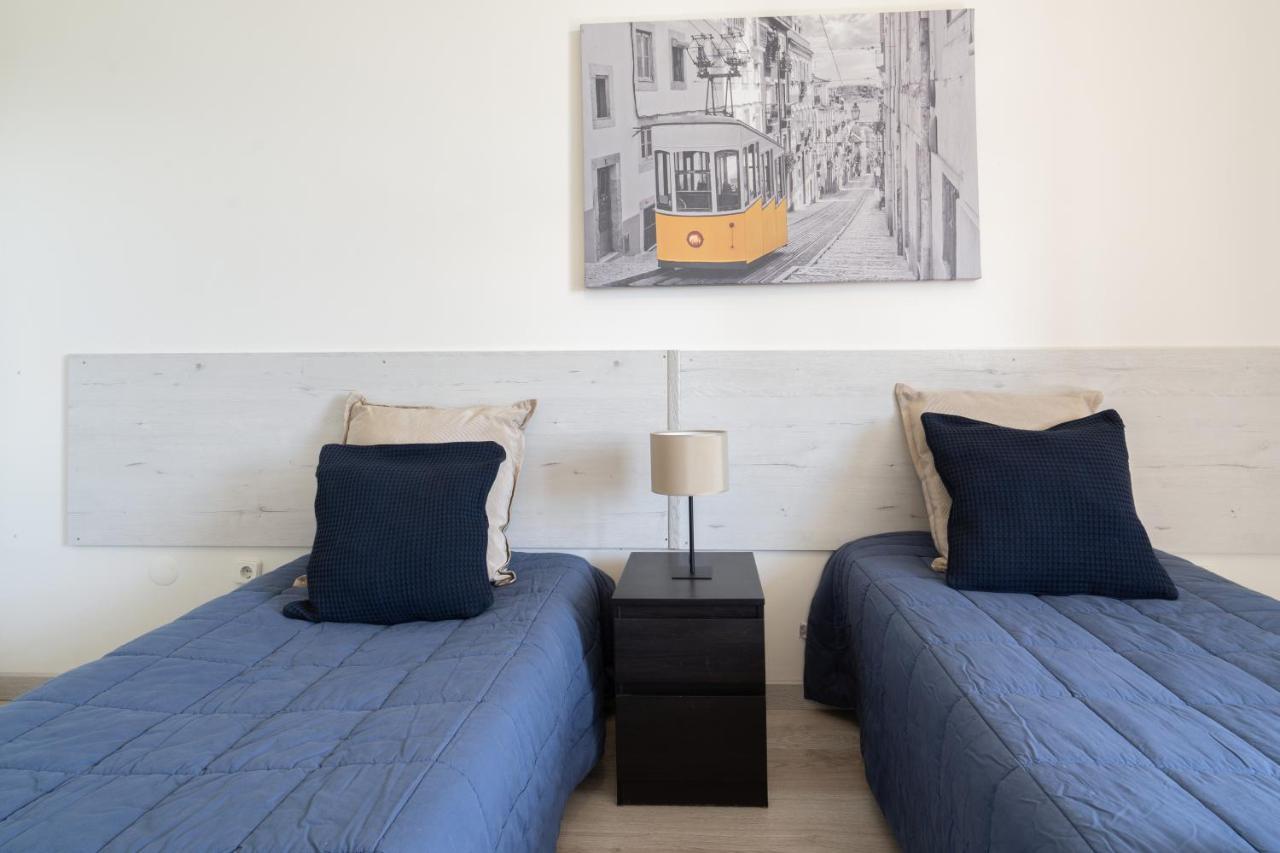 Cozy Sunny Flats By Hostwise Apartment Порто Екстериор снимка