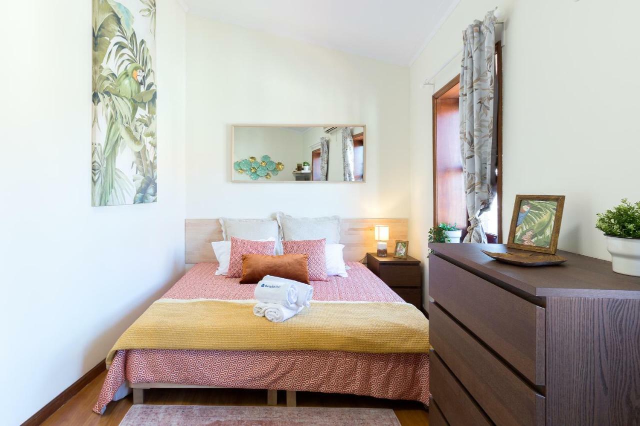 Cozy Sunny Flats By Hostwise Apartment Порто Екстериор снимка