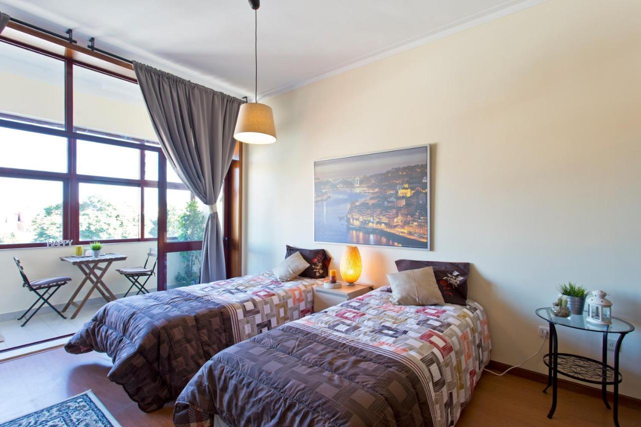 Cozy Sunny Flats By Hostwise Apartment Порто Екстериор снимка