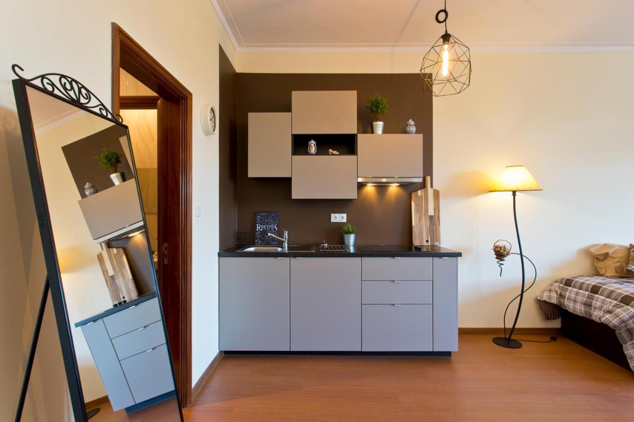 Cozy Sunny Flats By Hostwise Apartment Порто Екстериор снимка
